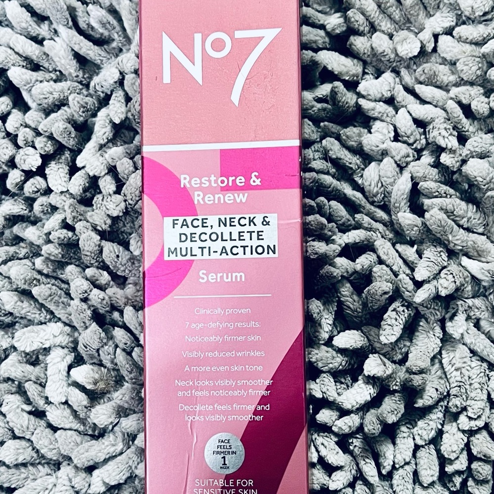 No7 Restore & Renew